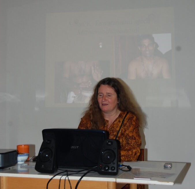 Karin Bindu presents her book about Talas in the Kutiyattam with powerpoint slides and audio examples.