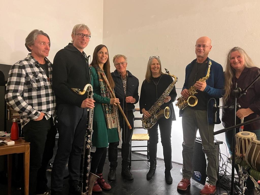 Musikerinnen und Musiker nach dem Konzert im Gruppenfoto