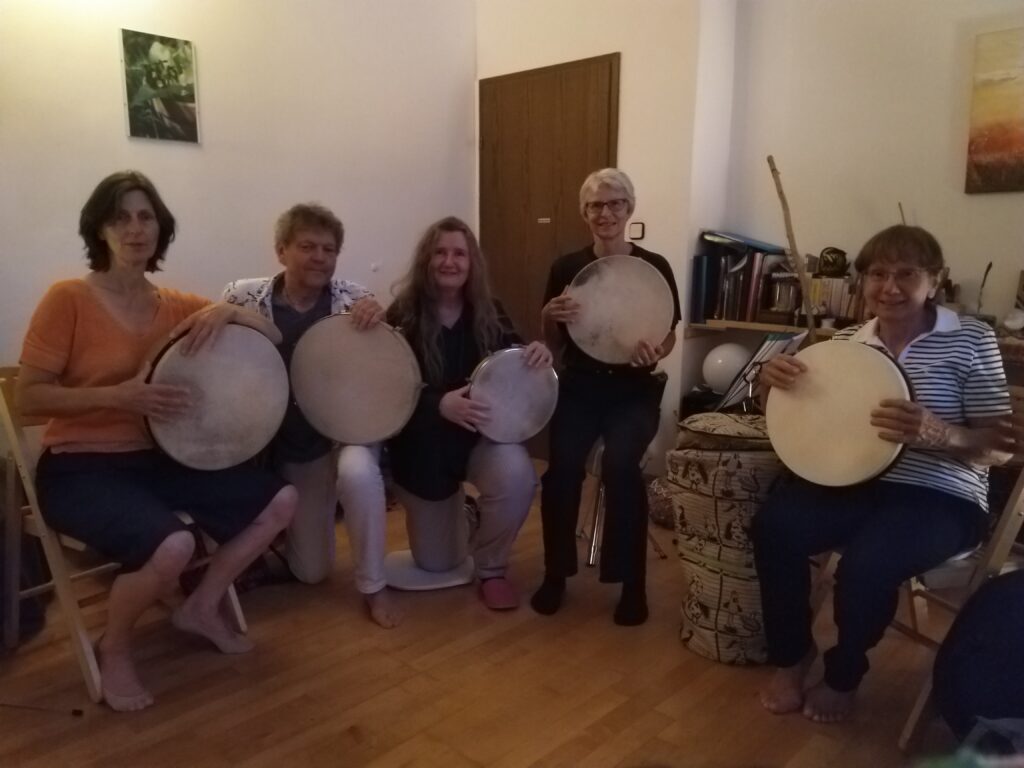 Das Trommelprojekt: mehrstimmiger Gruppenunterricht für Rahmentrommeln mit Karin Bindu