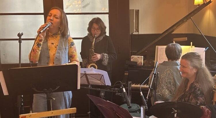 Weltenmusik Quartett live im Konzertcafé Schmid Hansl 2025